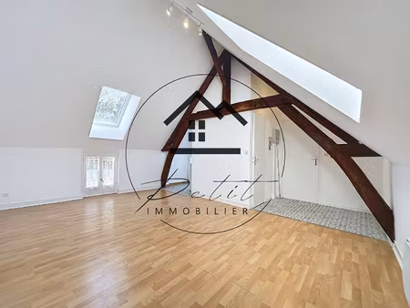 studio en centre-ville de clermont avec stationnement