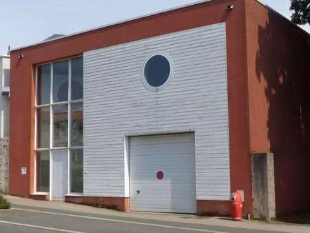 location bureaux et commerces aux herbiers (85500) : à louer / 95m² les herbiers