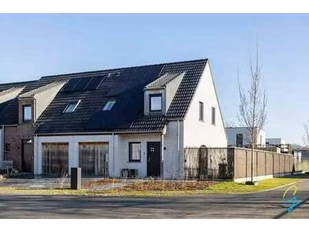 maison prête à emménager  économe en énergie avec 3 chambres