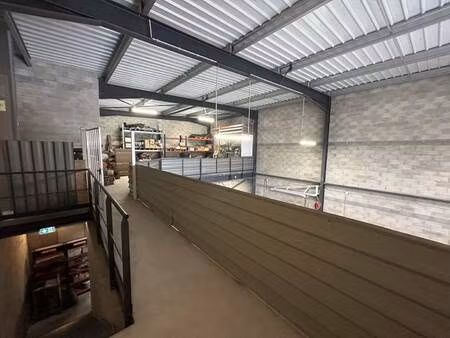 local d'activités à vendre