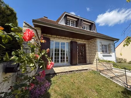 etampes. au coeur du quartier saint martin  une maison de 117m2 sur un terrain de plus de.