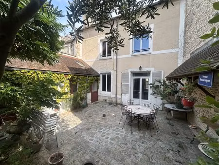 etampes centre maison en pierre de charme avec jardin