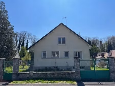 etampes  quartier saint-martin d'etampes pavillon sur sol-sol total