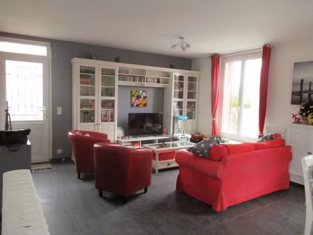 etampes. quartier saint pierre. maison en parfait etat.