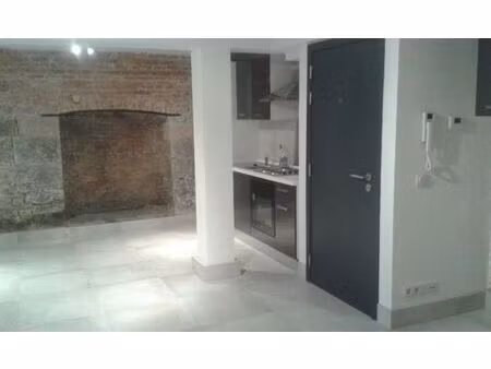 unique et charmant studio/appartement au coeur de soignies