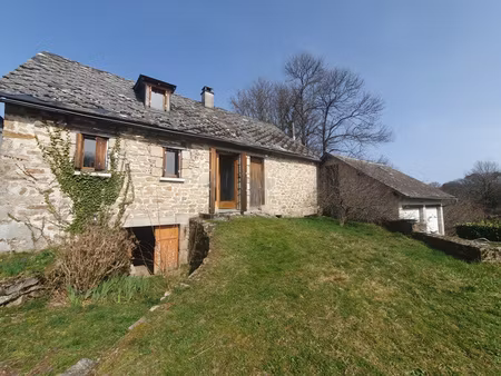 jolie maison de village avec garage proche centre bourg