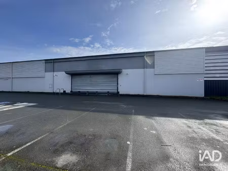 location commerce 1070 m² à mirebeau (86110)
