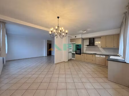 grand f5 familial avec terrasse et 2 parkings