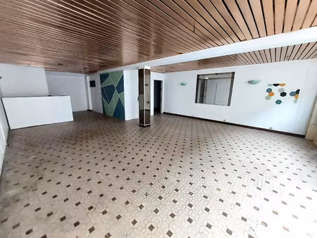location locaux professionnels 74 m² à agen (47000)  450 €