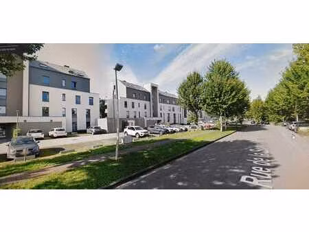 très bel appartement traversant et au calme