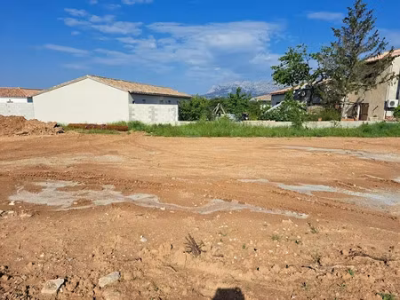 vente terrain 600 m² à pourrières (83910)  210 000 €