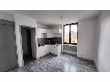 location appartement 3 pièces 53 m² à tullins (38210)  534 €