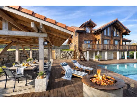 maison grazac 160.19 m2 t5 avec piscine sur 3800 m²