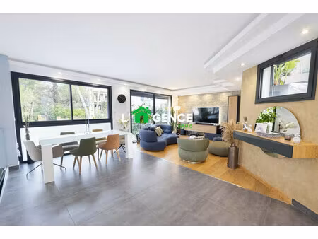 maison d'architecte contemporaine avec piscine  studio indépe