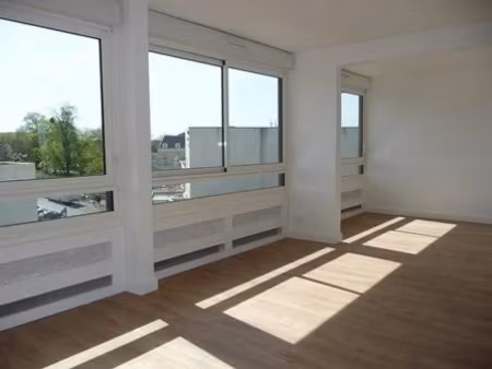 location meublée appartement 6 pièces 93 m² à sucy-en-brie (94370)  1 814 €