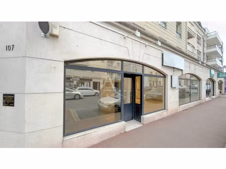 location locaux professionnels 4 pièces 69 m² à montgeron (91230)  2 260 €