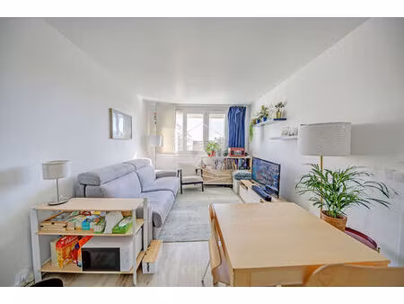 2 pièces et un bureau dernier étage 44.57 m2