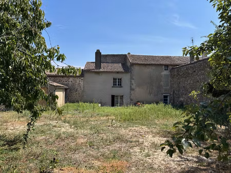 ensemble immobilier centre bourg  possibilités de 3 logements !!