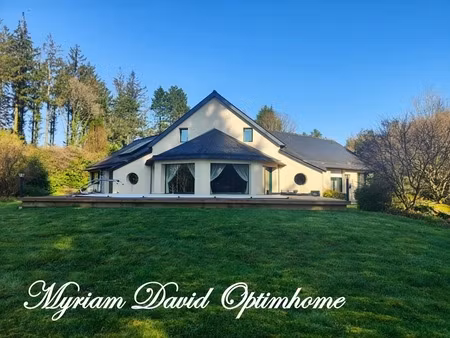 maison d’architecte avec piscine et parc de 6 000 m² – rostrenen