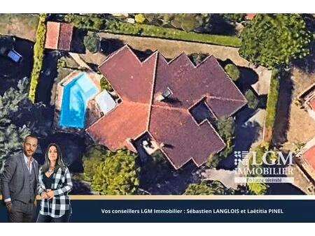 villa d’architecte d’exception – 330 m² – piscine au sel – intimité absolue – ramonville-s