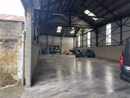 entrepôt/atelier spacieux à châtelet - 46 caractères