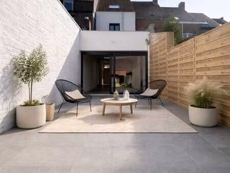 maison rénovée avec 3 chambres et jardin – courtrai