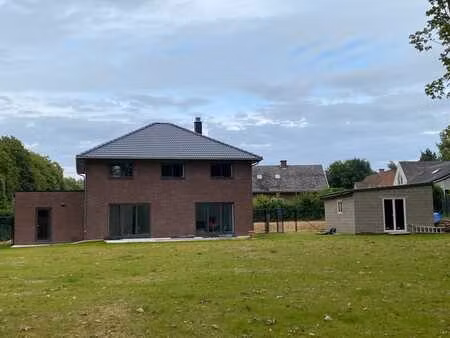 superbe villa moderne 2023 à angoussart 260m² + annexe 40m²