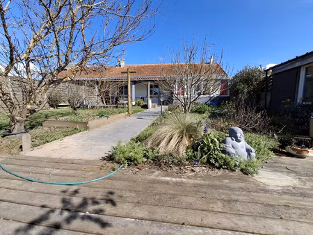 maison des années 70  sous-sol complet  de 116 m2 habitables