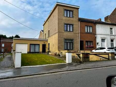 maison 4 chambres – 2 salles de bains – entièrement rénovée