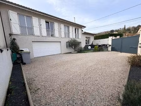 spacieuse et lumineuse maison