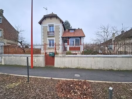 maison bourgeoise à découvrir sans plus attendre  à anizy le grand !