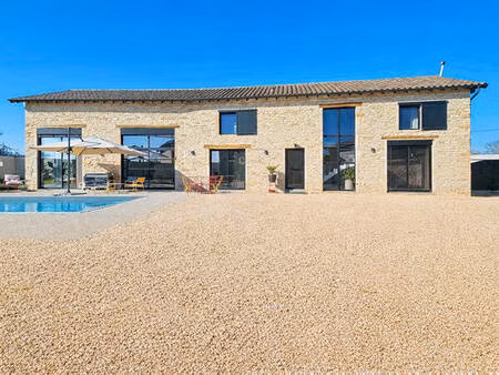 maison en pierre au calme avec piscine