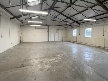 location local d'activités chateaubernard 257 m²