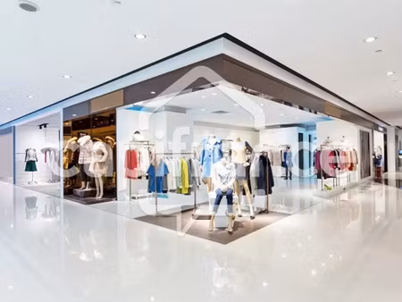 local commercial emplacement n°1 - hyper centre niort - 155 m²