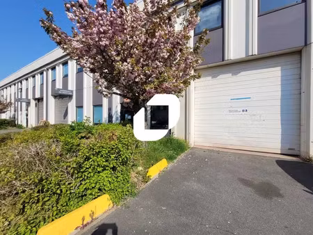 location local d'activités lisses 91090