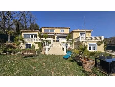 maison 9 pièces de 300 m² + garage – cabris