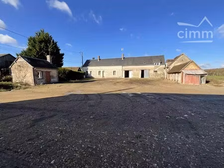 ancien corps de ferme avec maison d’habitation et nombreuses dépendances