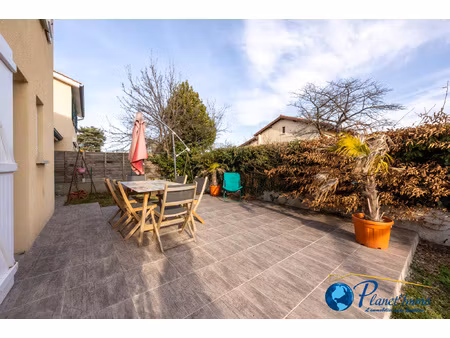 veauche maison de 100m2 avec garage et piscine