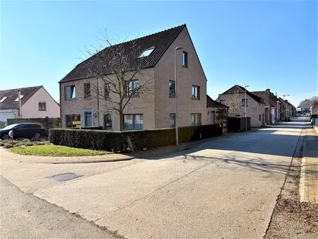 mooie gezinswoning aan 'jachthaven' van beernem