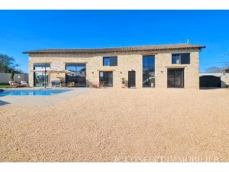 maison en pierre au calme avec piscine