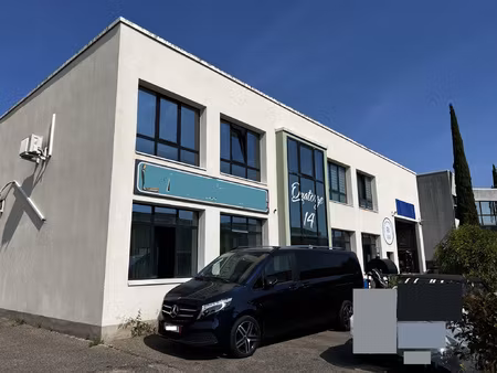 location local professionnel 76m² noiseau 94880
