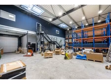 a vendre - local d'activité à 465 m² à plaisir (78)