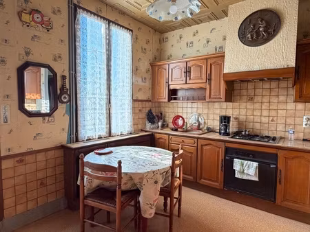 maison a renover  2 chambres  jardin et garage