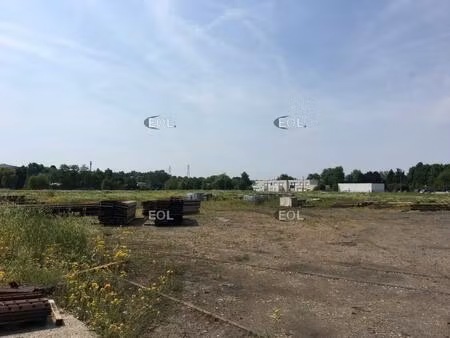 a louer : terrain nu de 10 000 m² à persan (95)