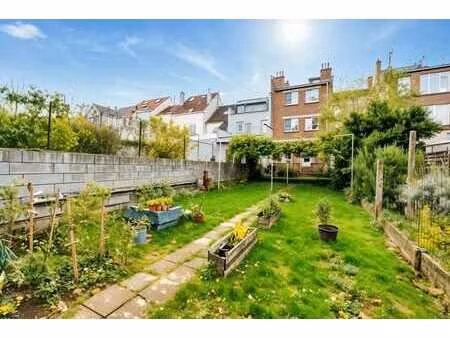 appartement avec grand jardin  limite uccle