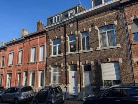 maison 2 chambres  possibilité de 4 grandes chambres.