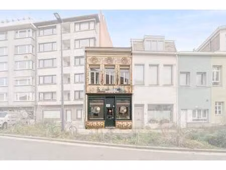 à vendre : maison commerciale rénovée à gand