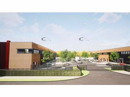 a louer - cellules d'activité avec des bureaux d'accompagnement de 1 500 m² environ