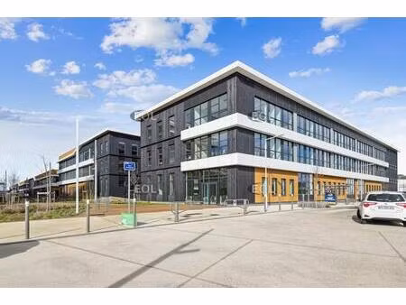 a louer : cellules à usage d'activités/bureaux