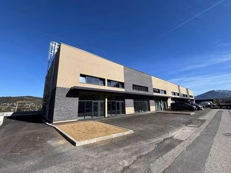 local d'activités à louer